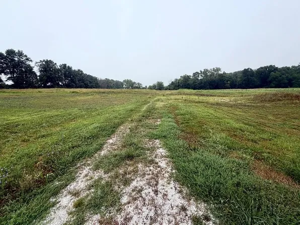 Ozark Ln, Higginsville, MO 64037