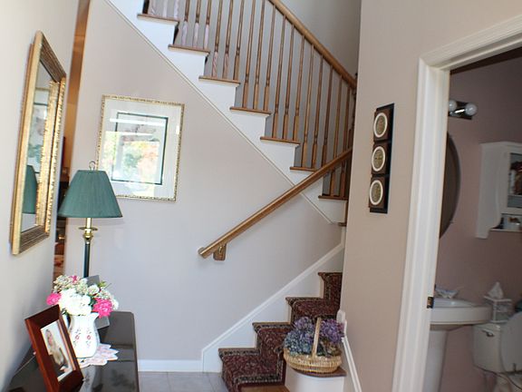 3rd image of 311 Clover Ct