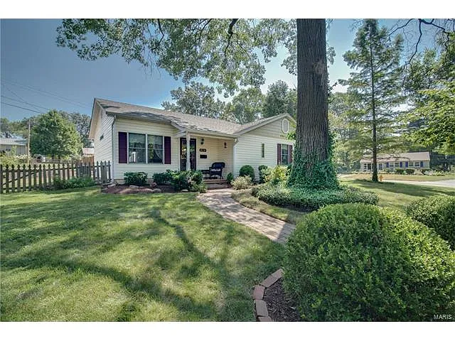160 Chatwood Ter photo 1