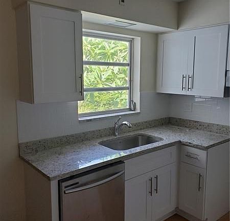 4th image of 1331 Flamingo Dr