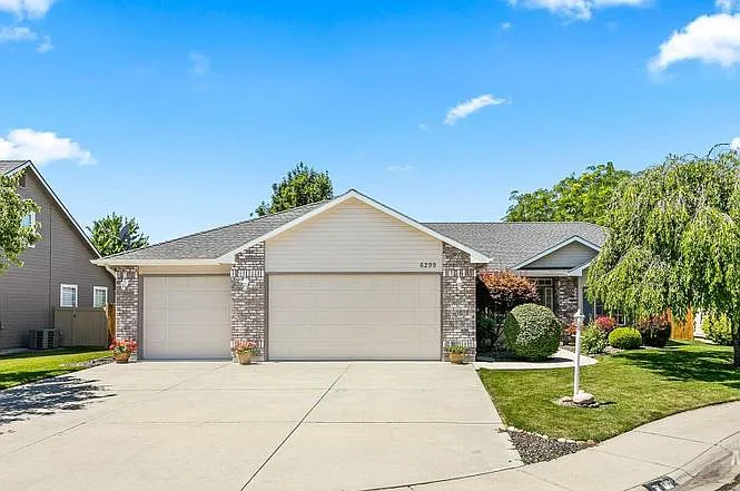 6299 N Talcrest Pl — Photo 2