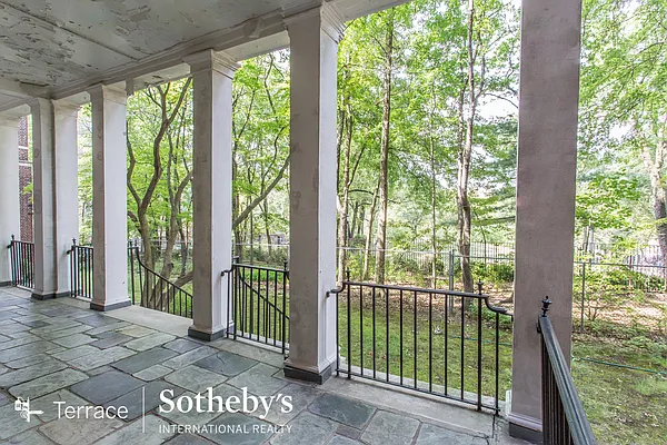 Sold by Terrace Sotheby's International Realty | media 39