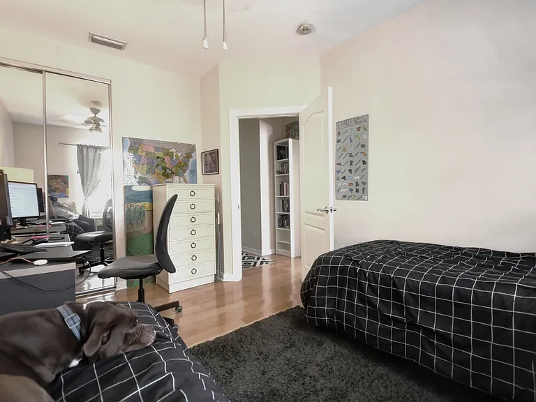 2nd bedroom