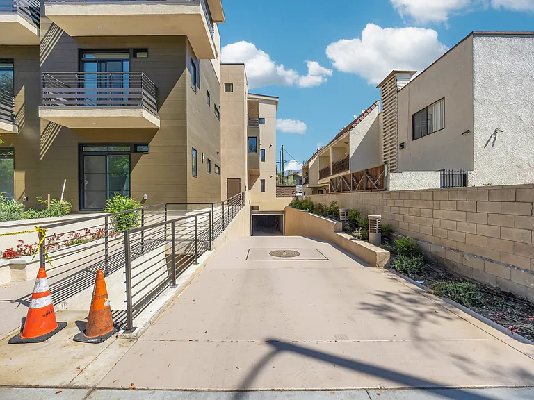 973 E Del Mar Blvd #301 — Photo 39