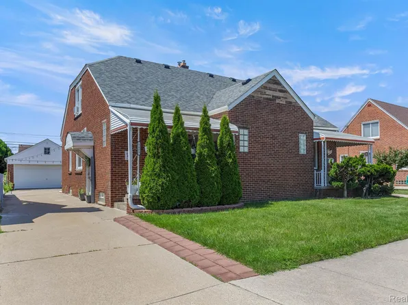 5453 Chase Rd, Dearborn, MI 48126