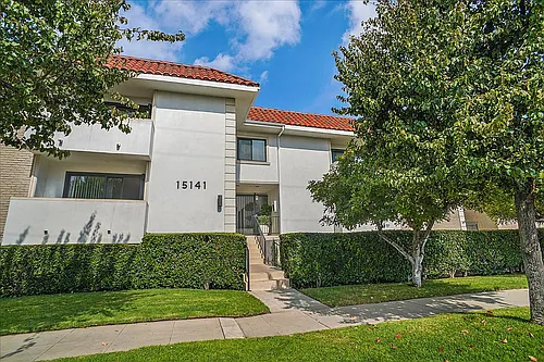 15141 Burbank Blvd #103 Photo 1