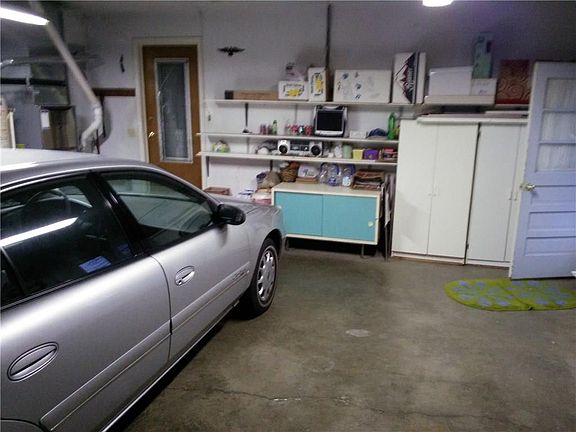 2nd image of 235 E Daffon Dr