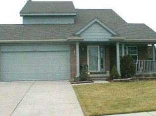 23070 Brentwood Dr, Trenton, MI 48183