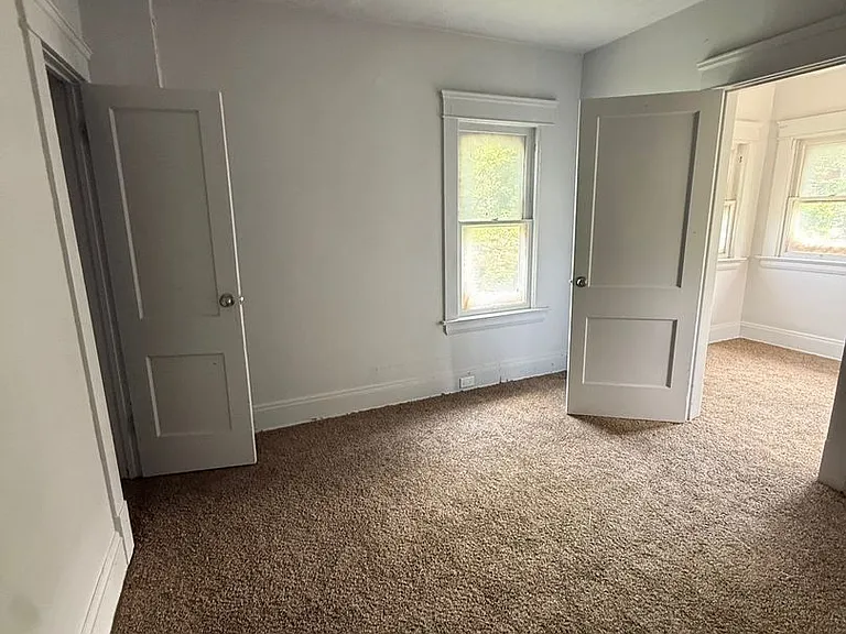 11704 Thornwood Ave — Photo 5