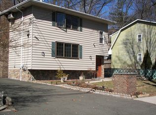 127 Rock Rd, Hawthorne, NJ 07506
