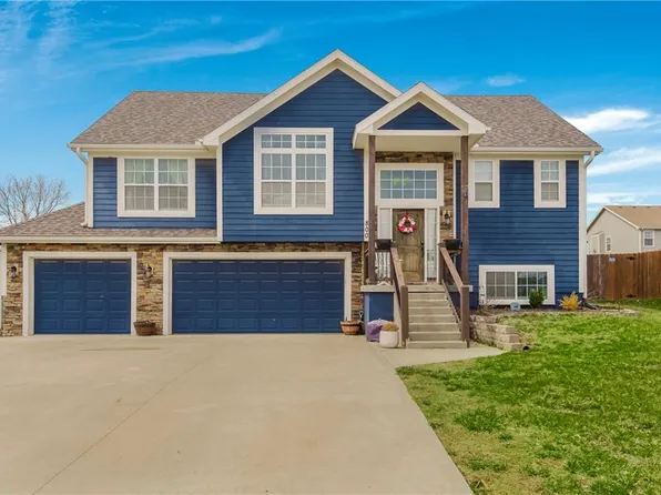 800 N Oak Ter, Tonganoxie, KS 66086