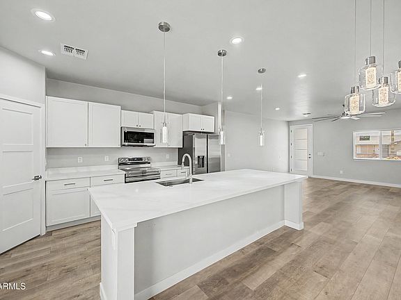 4th image of 9435 W CONCORDIA Drive