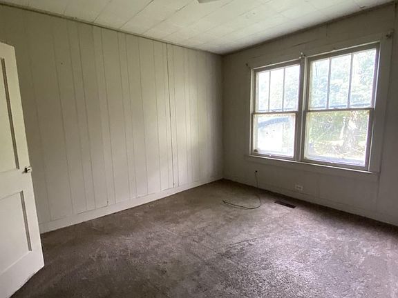 3rd image of 110 E College St