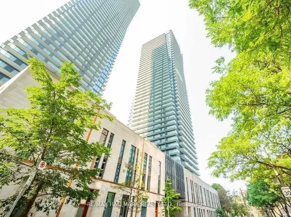 65 Saint Mary St, Toronto, ON