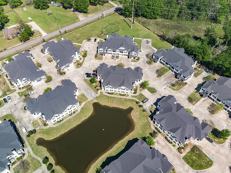 Mansions at Ivy Lake — Photo 17