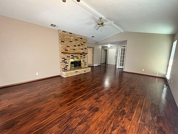 4th image of 4121 Driscoll Dr