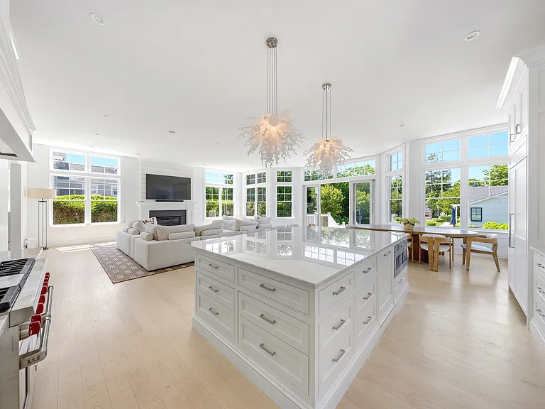 13 Beach Ln — Photo 6