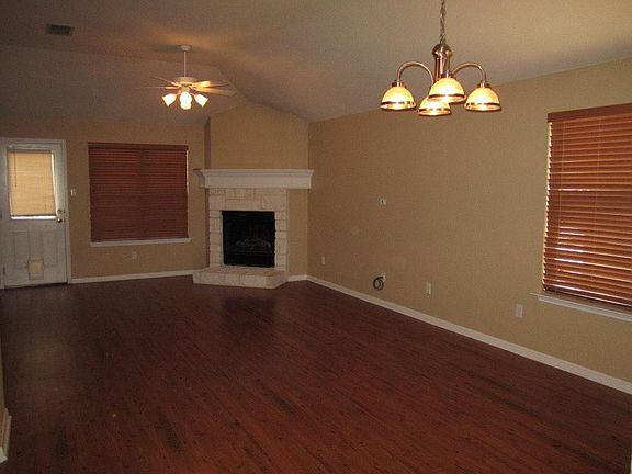 Livingroom/Fireplace