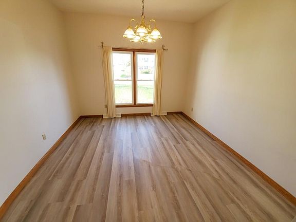 5th image of 3023 Oakley Dr