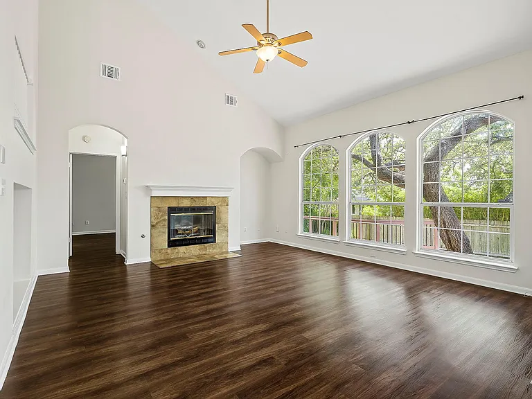 6921 Auckland Dr — Photo 4