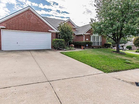 2nd image of 111 Tupelo Dr