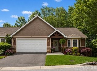 15 Kaylor Dr, Arden, NC 28704