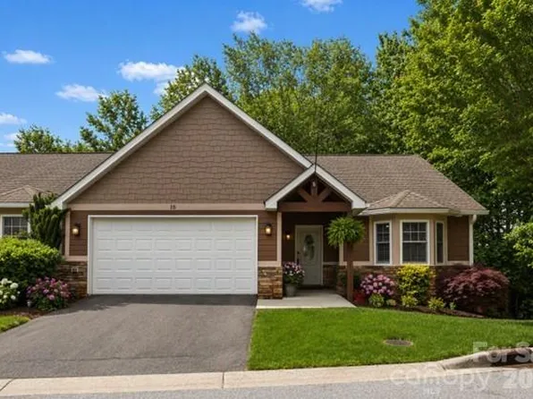 15 Kaylor Dr, Arden, NC 28704
