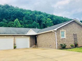 251 Frazier Ln, Buffalo, WV 25033