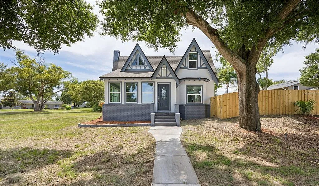 4 bed, 3.0 bath, 2065 sqft, $3,800 — Photo 1