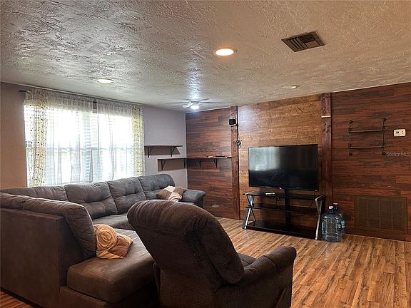 5th image of 12807 Vassar Ct
