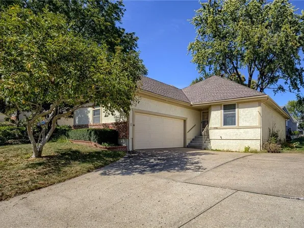 11104 W 99th St, Overland Park, KS 66214