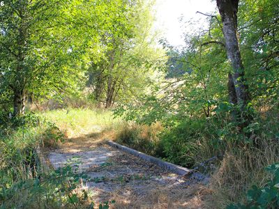 9000 S Barnards Rd #100, Canby, OR, 97013