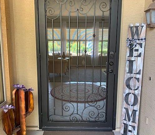 4th image of 2667 E Westchester Dr