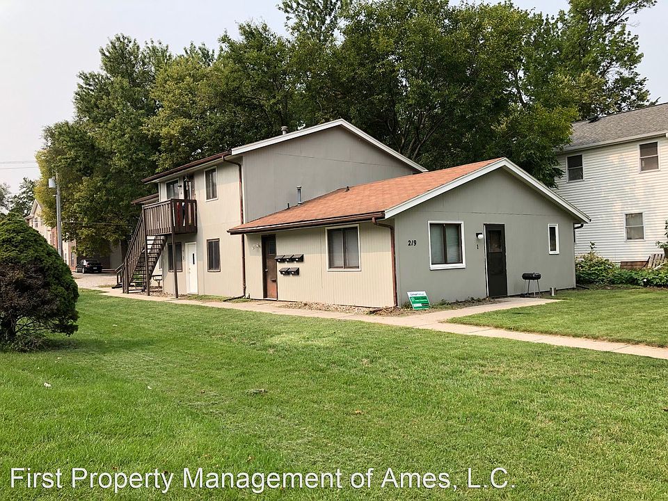 2nd image of 219 Washington Ave #219