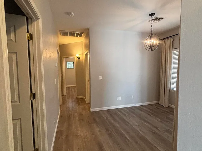 948 E Savannah Dr — Photo 45