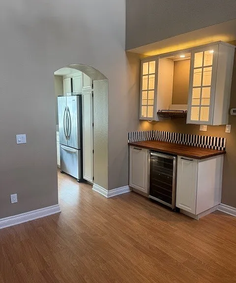 1018 Gilbert Ln — Photo 2