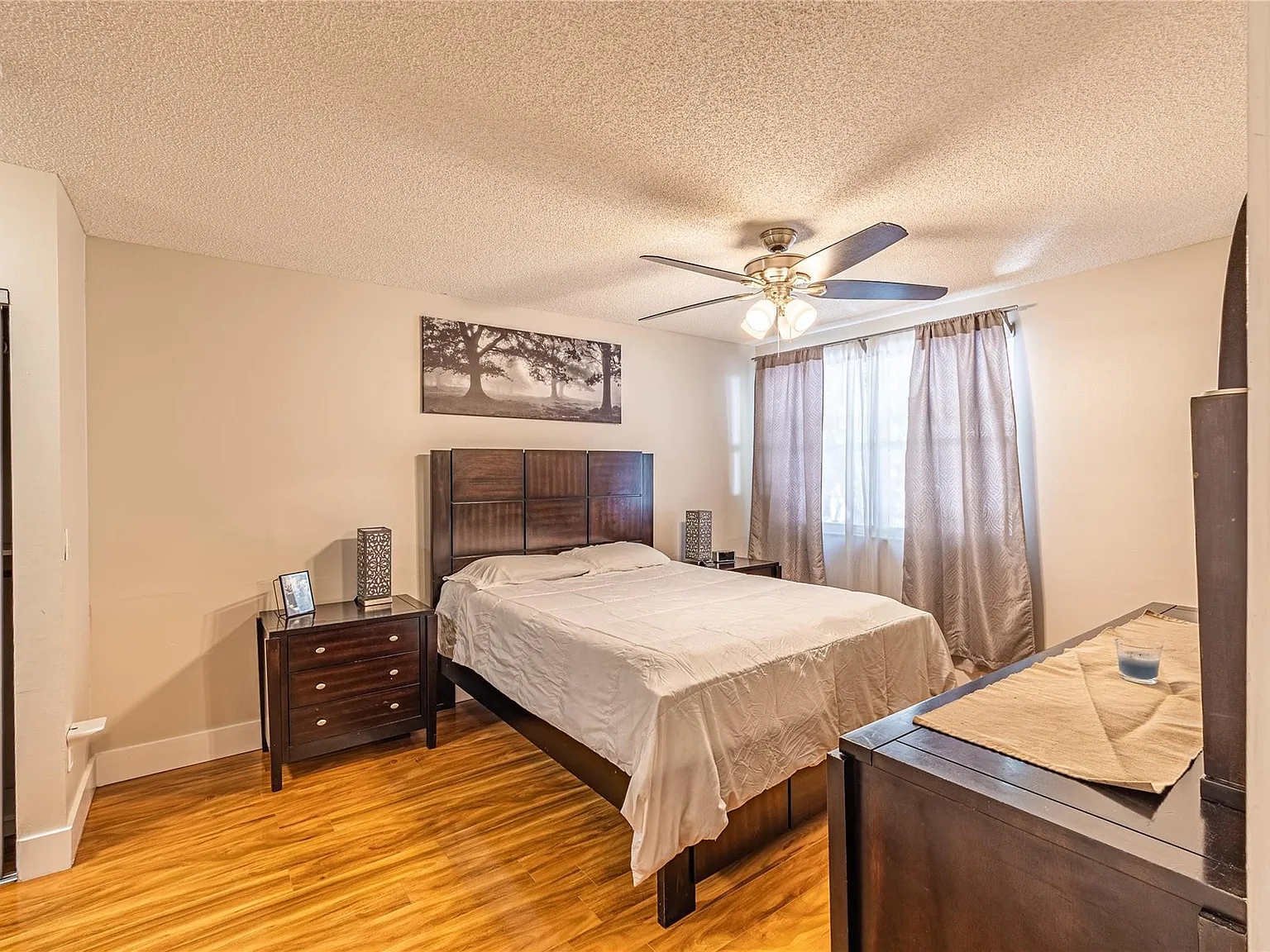 3 bed, 2.5 bath, 1473 sqft, $4,400 — Photo 3