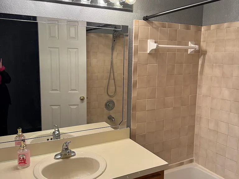 2924 Antique Oaks Cir #48 — Photo 9