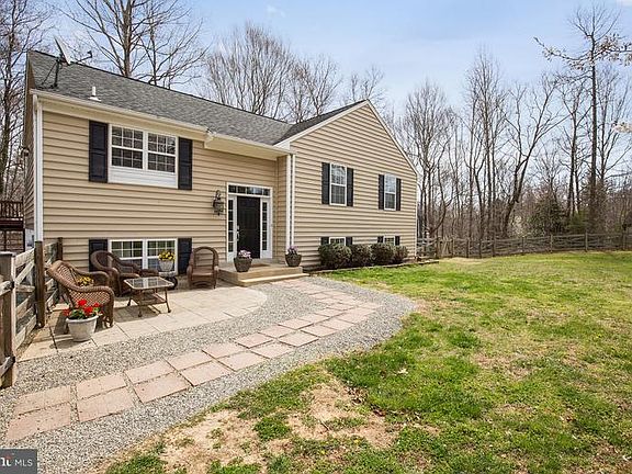 2nd image of 27240 Farmington Ct