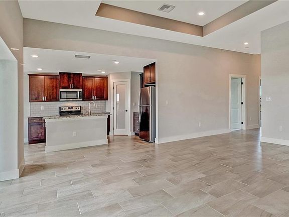 5th image of 1118 NW 16th Ter