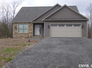 103 Harbor Shore Dr, Chittenango, NY 13037