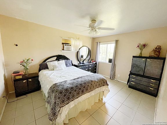 5th image of 138 Moss Valley St