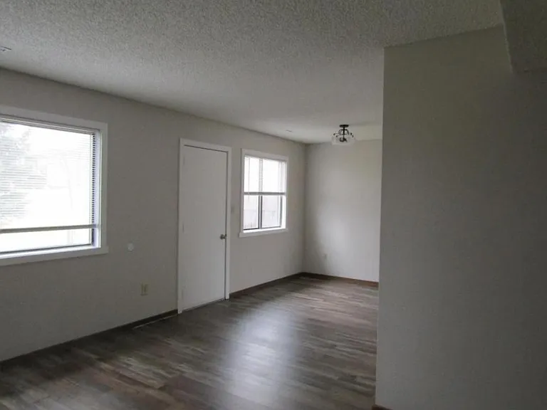 627 Willow Creek Ct — Photo 6