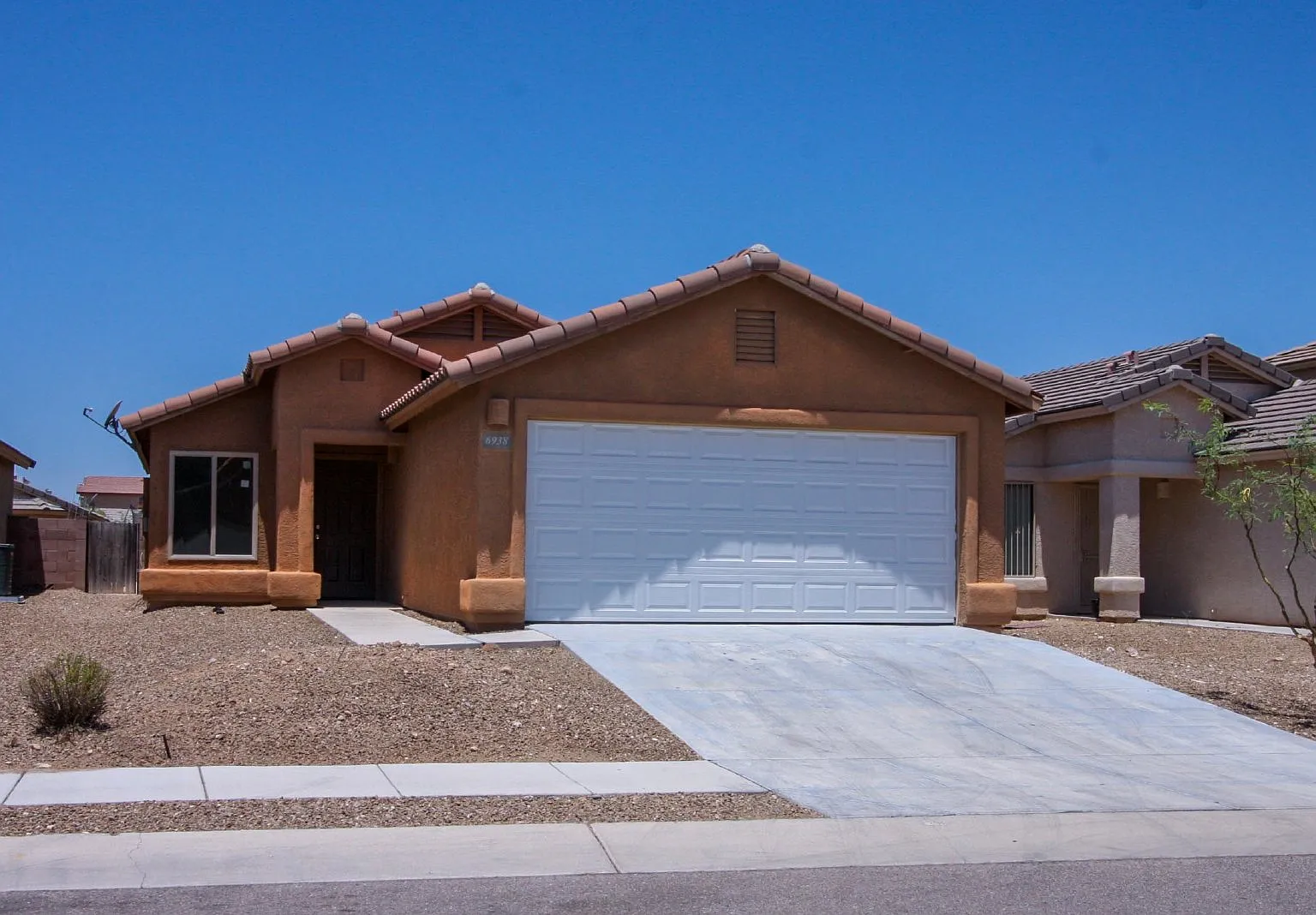 3 bed, 2.0 bath, 1258 sqft, $1,800 — Photo 1