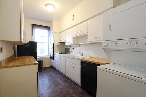 704 Washington St #3 Photo 1