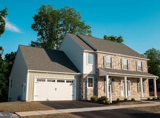 526 Dolly Dr, Lancaster, PA