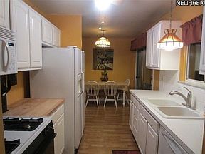 3rd image of 198 Meadow Cir