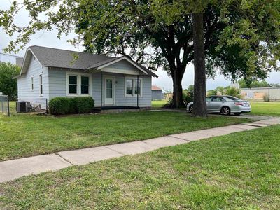 128 S Cedar Ave, Valley Center, KS, 67147