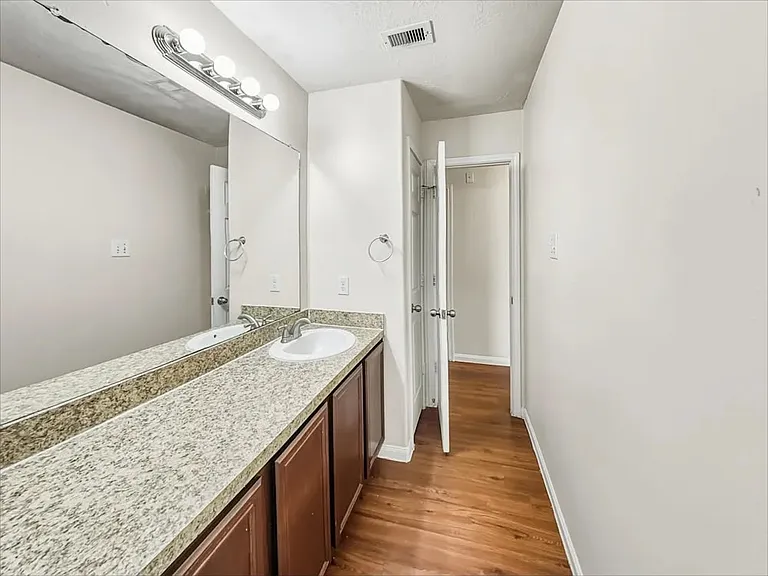 1803 Shadow Haven Ct — Photo 11