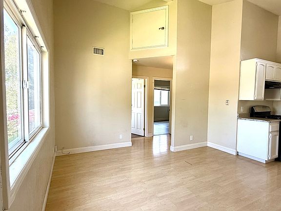 3rd image of 2242 Elden Ave #B